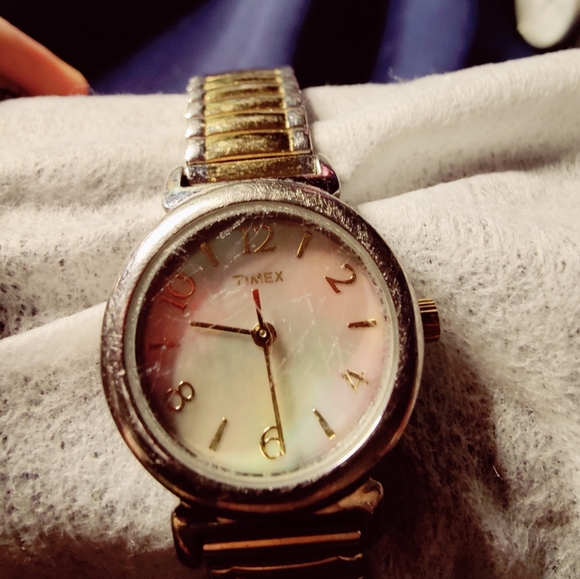 5 Timex stretch band watches - Picture 5 of 7